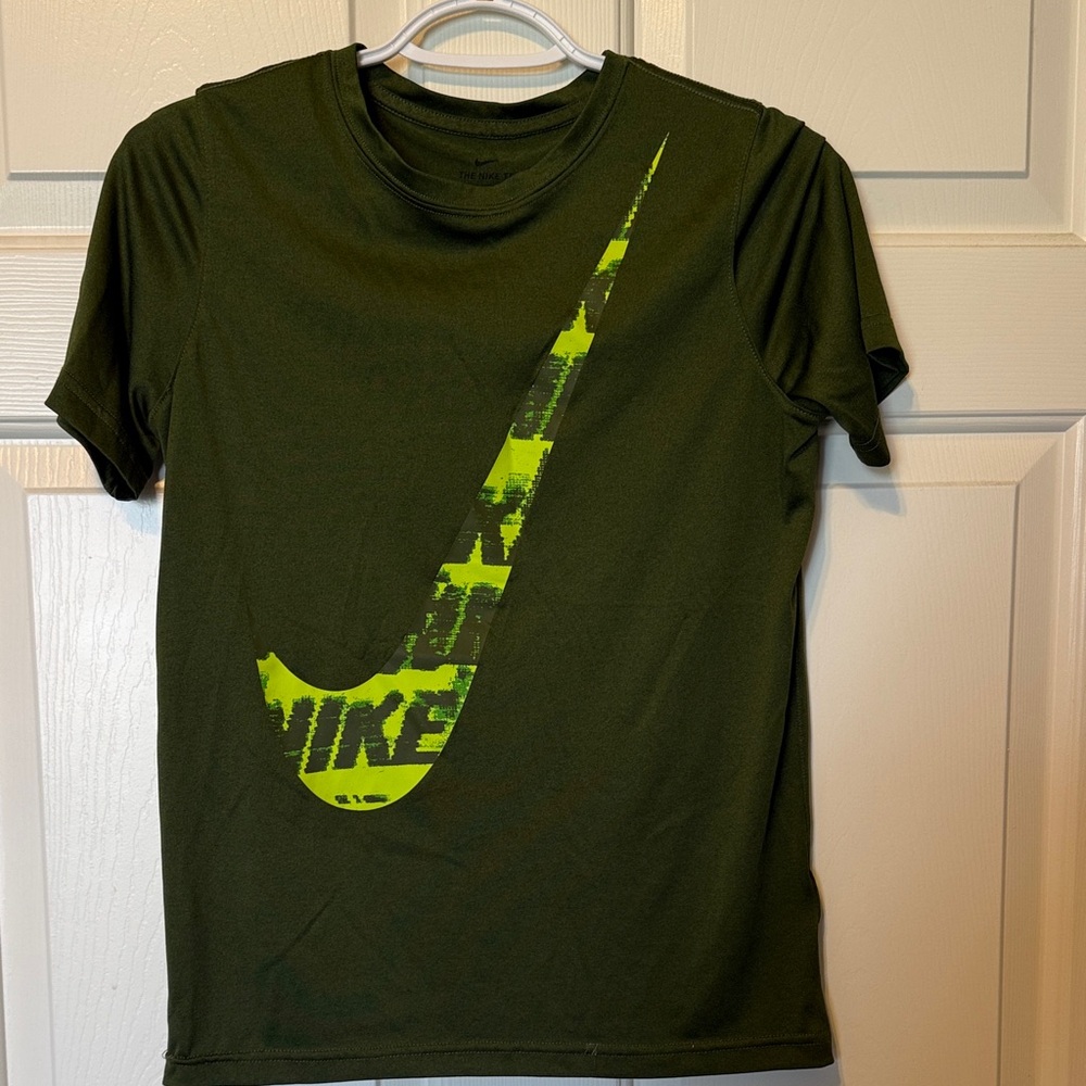 Nike Olive Green Tee with Neon Logo boys size large dri fit